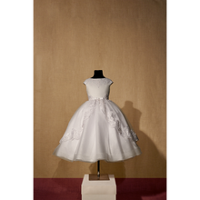 Load image into Gallery viewer, Flower Girl Dresses
